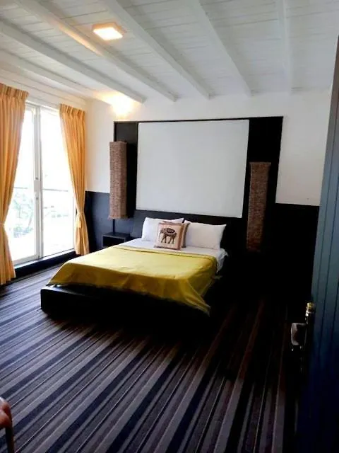 Nuwaraeliya H2O Lakeside ヌワラ・エリヤ